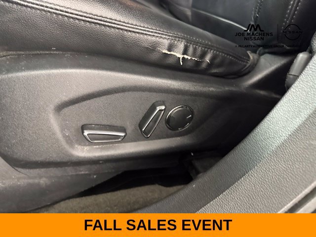 Used 2016 Ford Explorer XLT w/ Equipment Group 202A FWD image 38