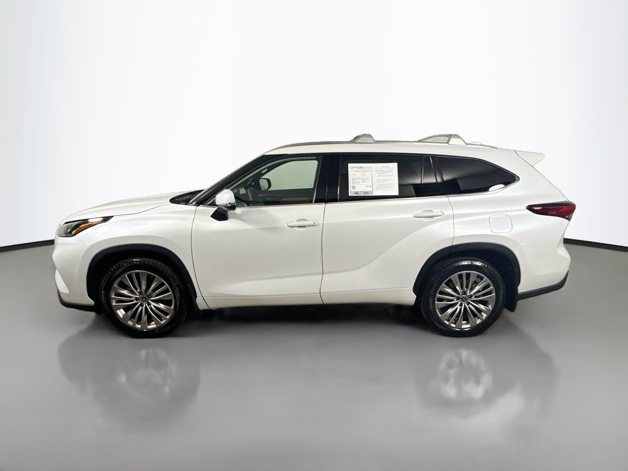 Used 2022 Toyota Highlander Platinum AWD/4WD image 4