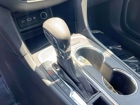 Used 2022 Chevrolet Equinox LT FWD image 21