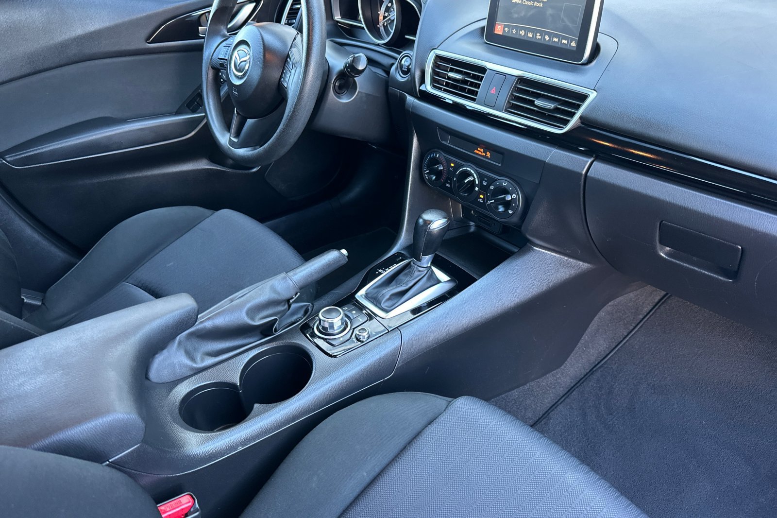 Used 2015 MAZDA MAZDA3 i Sport FWD image 16