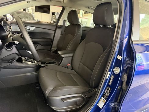 Used 2021 Kia Forte LXS FWD image 9