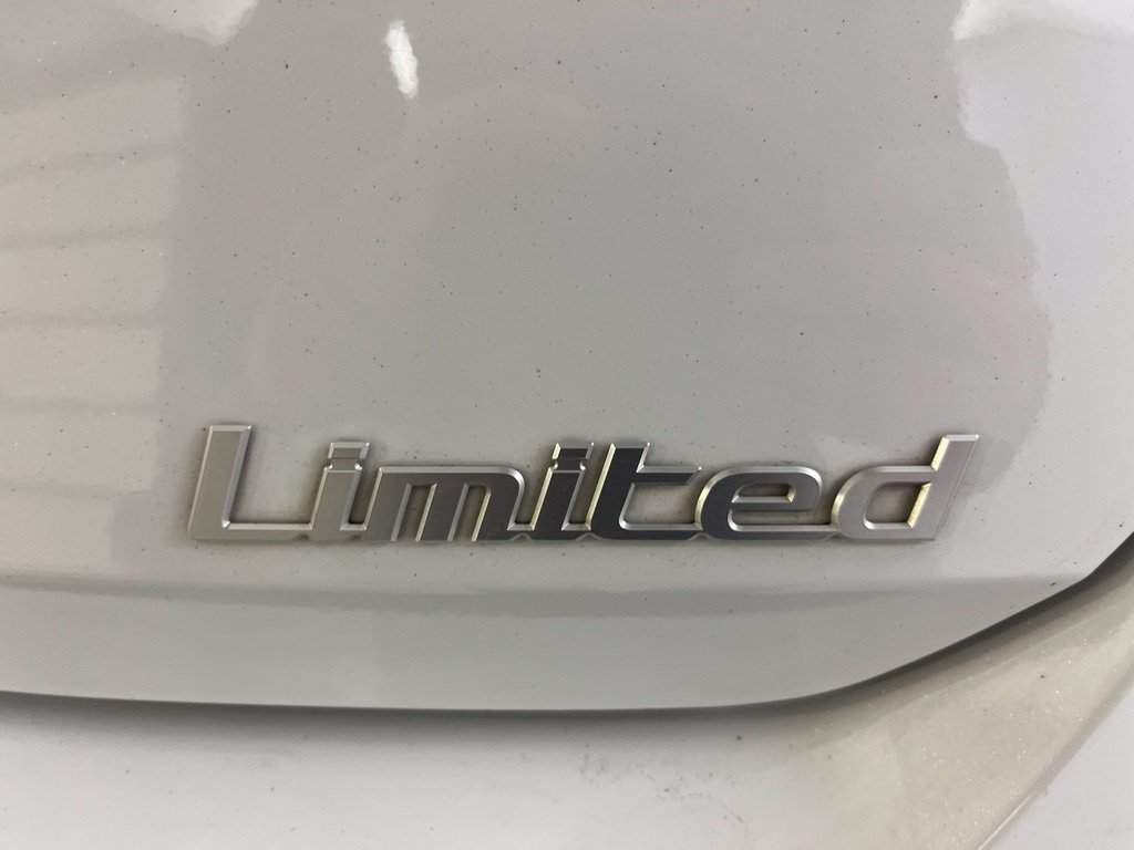 Used 2024 Hyundai Elantra Limited FWD image 43
