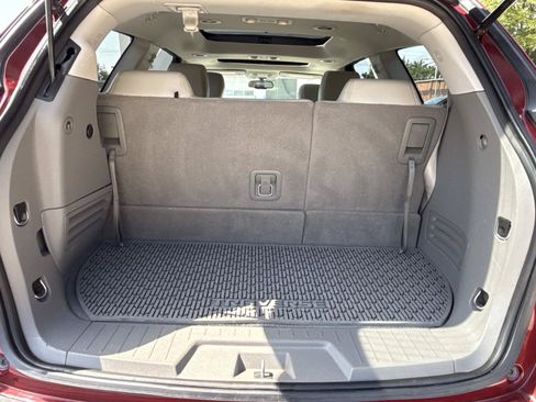 Used 2017 Chevrolet Traverse LT AWD/4WD image 16
