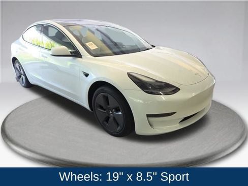Used 2023 Tesla Model 3 Standard Range RWD image 2
