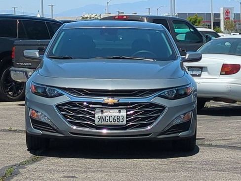 Used 2025 Chevrolet Malibu LT FWD image 3