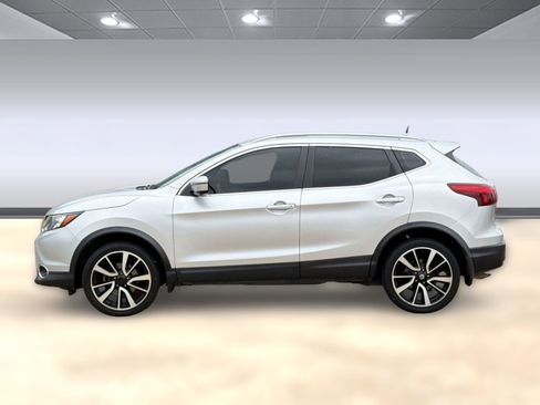 Used 2018 Nissan Rogue Sport SL w/ SL Premium Package image 2