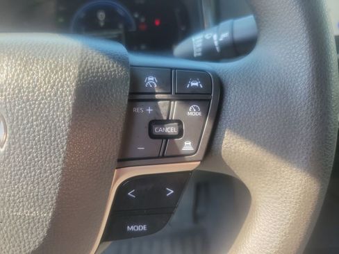 Used 2025 Toyota Camry LE w/ Convenience Package image 26