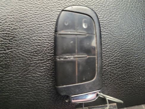 Used 2020 Jeep Compass Latitude FWD image 32
