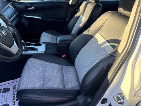 Used 2014 Toyota Camry SE image 8