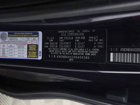 Used 2024 Kia Carnival LX image 45