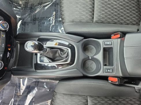 Used 2019 Nissan Rogue SV AWD/4WD image 22