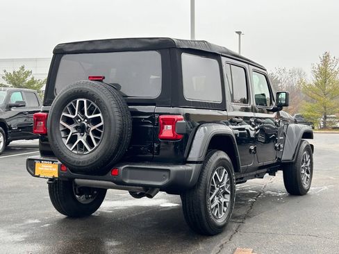 Certified 2024 Jeep Wrangler Sahara w/ Technology Group image 7