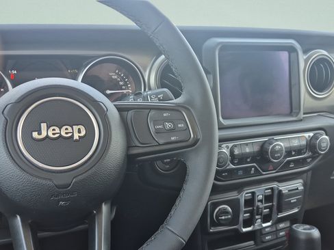 Used 2023 Jeep Wrangler Unlimited w/ Cold Weather Group AWD/4WD image 16