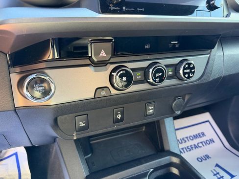 Used 2016 Toyota Tacoma TRD Sport w/ Towing Package image 34