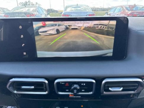 New 2026 Nissan Sentra SR w/ Floor Mat Package FWD image 28