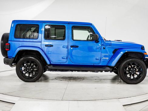Used 2023 Jeep Wrangler Unlimited Sahara w/ Cold Weather Group AWD/4WD image 11