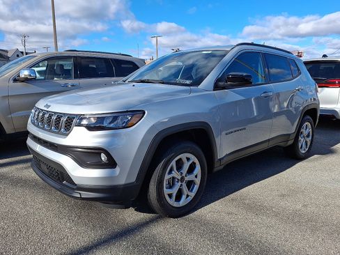 New 2026 Jeep Compass Latitude image 3
