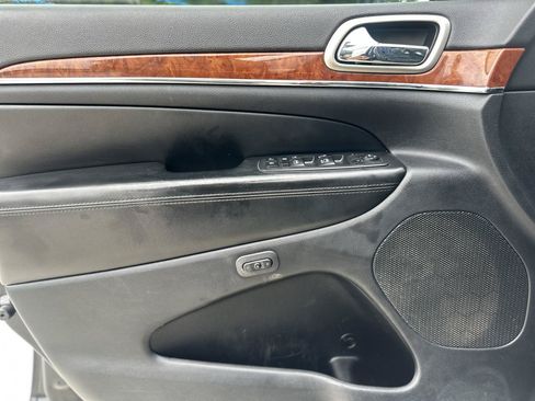 Used 2013 Jeep Grand Cherokee Limited RWD image 13