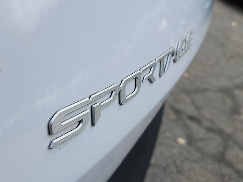Used 2023 Kia Sportage EX image 30