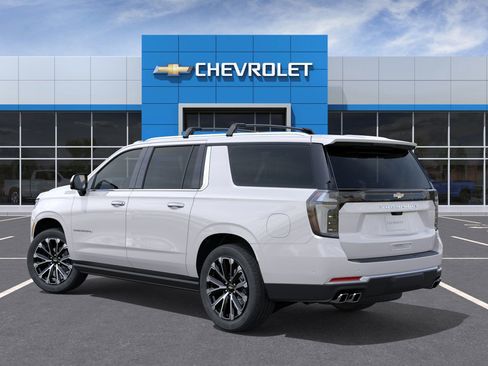 New 2025 Chevrolet Suburban High Country image 3