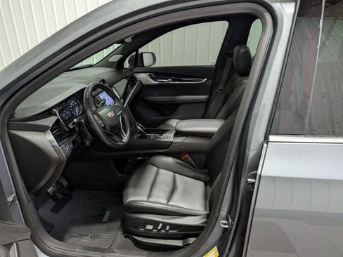 Used 2021 Cadillac XT6 Premium Luxury FWD image 17