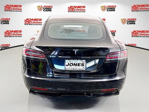 Used 2022 Tesla Model S image 16