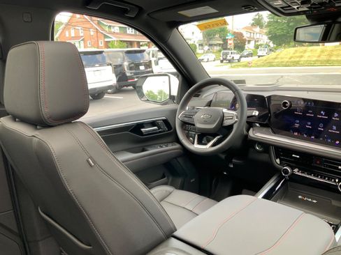 New 2026 Chevrolet Suburban RST w/ Comfort Package AWD/4WD image 16