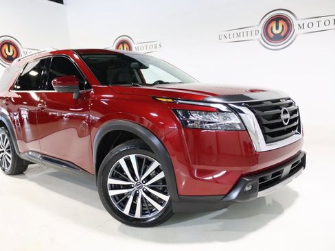 Used 2022 Nissan Pathfinder Platinum w/ Cargo Package image 8