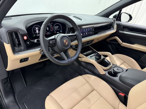New 2026 Porsche Cayenne image 26