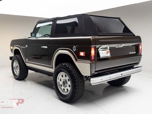Used 2025 Ford Bronco Badlands image 5
