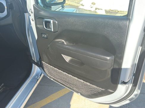 Used 2024 Jeep Wrangler Unlimited w/ Convenience Group image 10