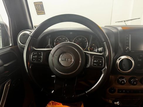 Used 2018 Jeep Wrangler Unlimited Sahara w/ Dual Top Group image 4