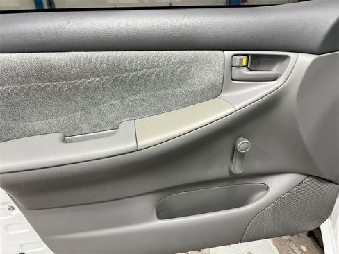 Used 2006 Toyota Corolla CE image 19