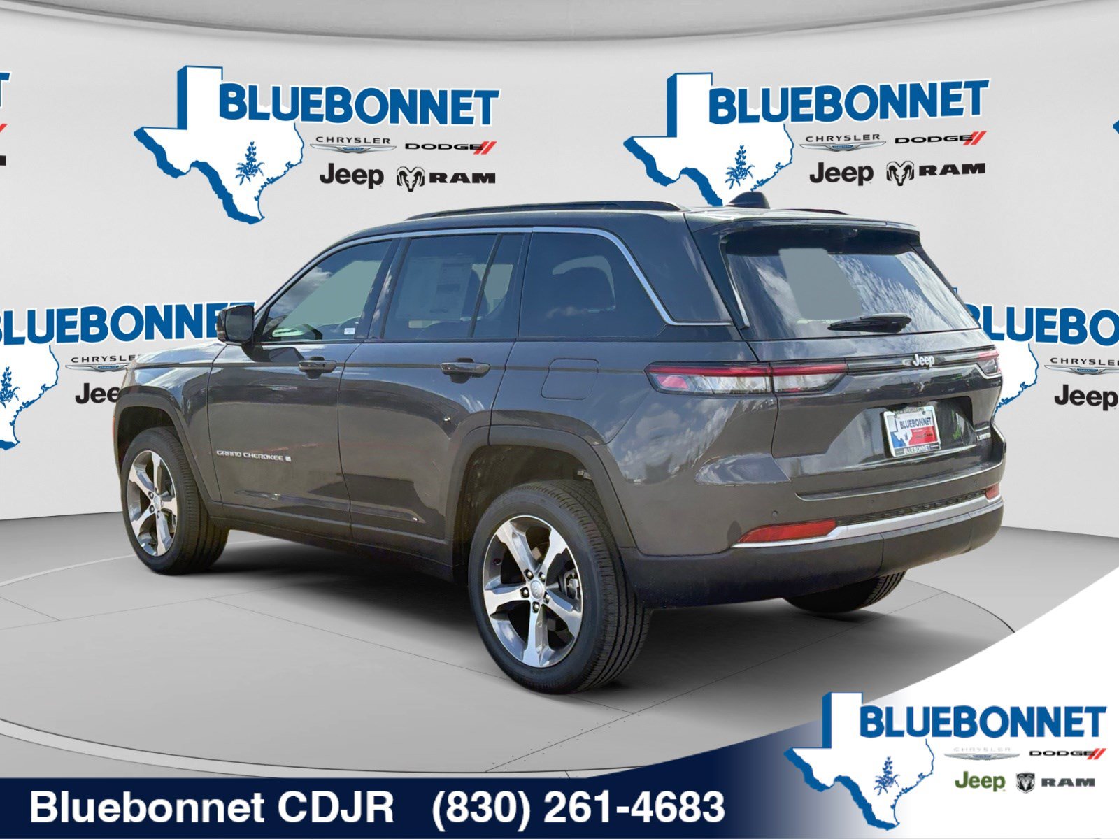 New 2026 Jeep Grand Cherokee Limited w/ Luxury Tech Group II RWD image 7