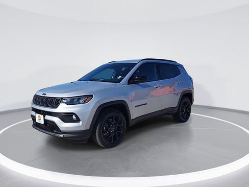 New 2026 Jeep Compass Latitude image 4