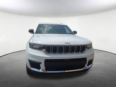Used 2025 Jeep Grand Cherokee L Limited AWD/4WD image 2