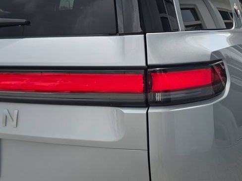 Used 2024 Rivian R1S Adventure AWD/4WD image 8