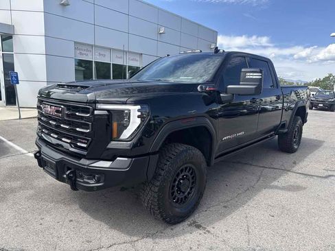Used 2025 GMC Sierra 2500 AT4X w/ AT4X AEV Edition AWD/4WD image 2