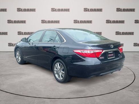 Used 2017 Toyota Camry SE FWD image 3