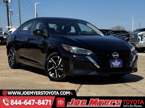 Used 2025 Nissan Sentra SV image 2