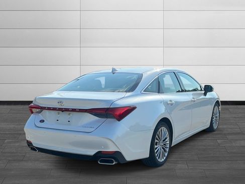 Used 2019 Toyota Avalon Limited w/ Advanced Safety Package FWD image 5