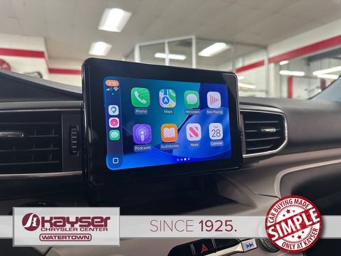 Used 2023 Ford Explorer XLT w/ Equipment Group 202A AWD/4WD image 24