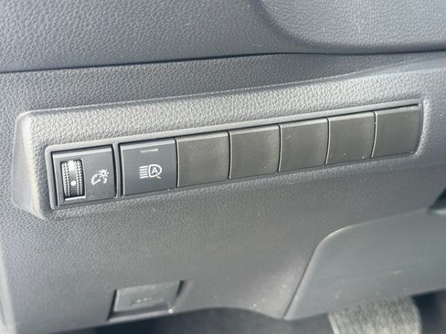Used 2025 Toyota Corolla LE FWD image 11