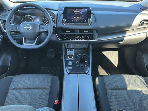 Certified 2025 Nissan Rogue SV image 20