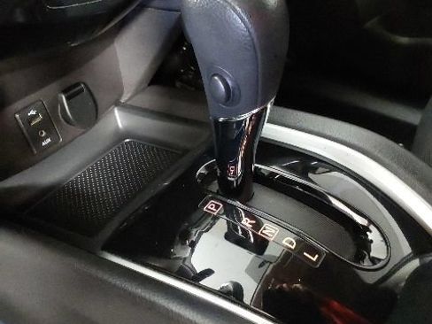Used 2015 Nissan Rogue SV FWD image 23