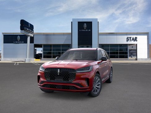 New 2026 Lincoln Aviator AWD image 2