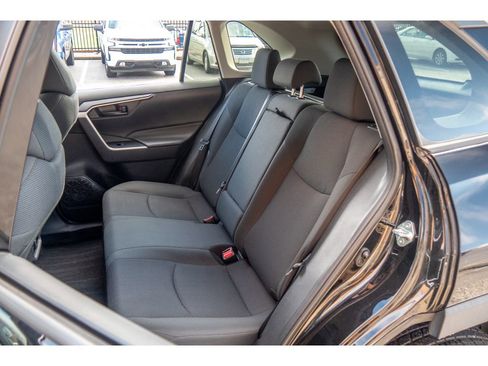 Used 2020 Toyota RAV4 LE image 17