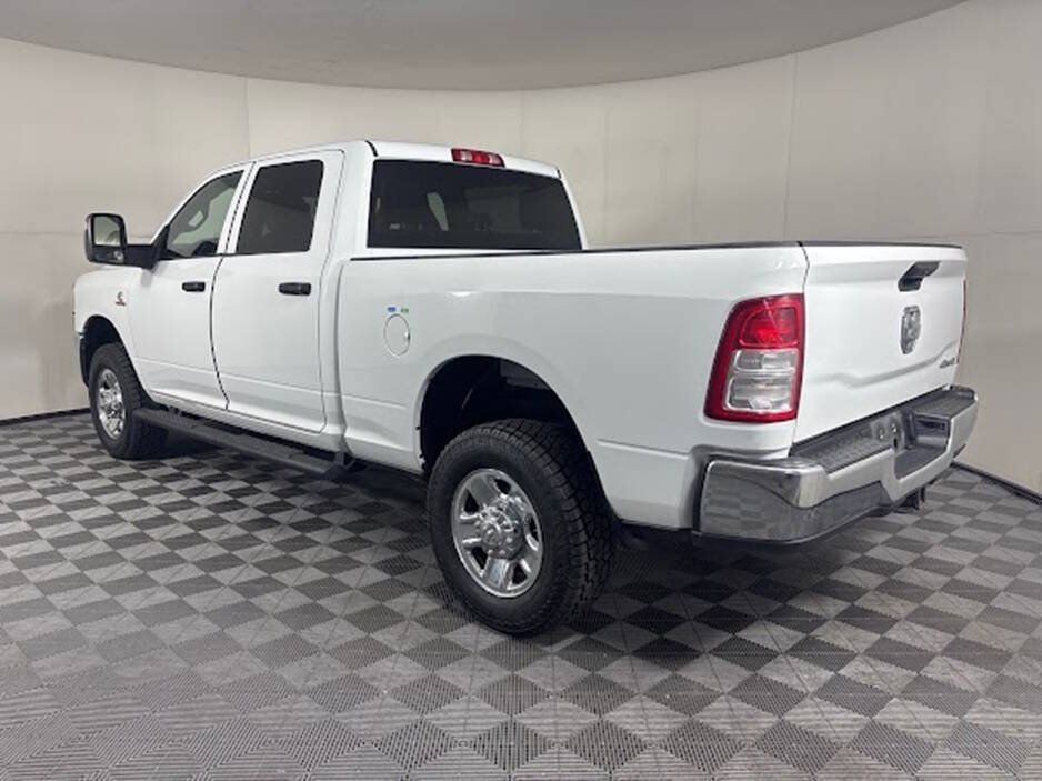Used 2024 RAM 2500 Tradesman w/ Chrome Appearance Group AWD/4WD image 7