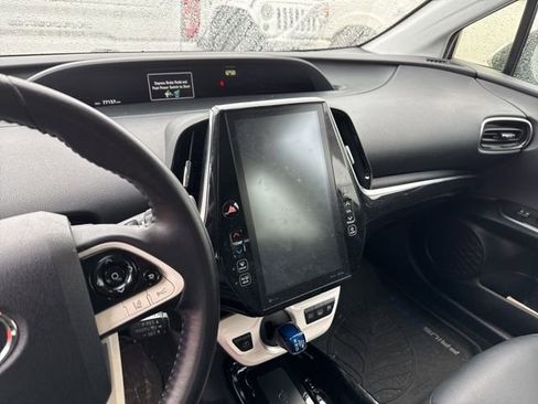 Used 2019 Toyota Prius Prime Premium image 8