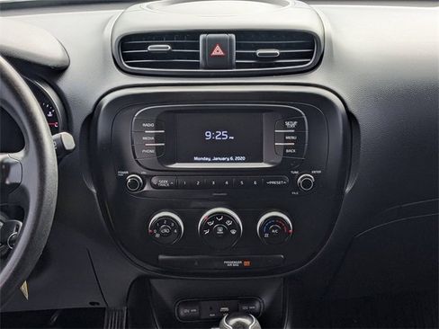 Used 2017 Kia Soul image 17